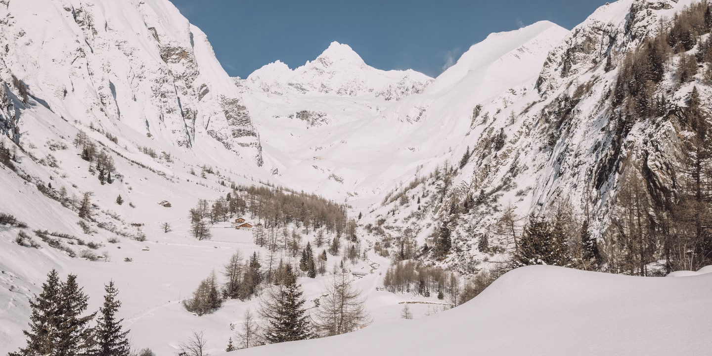 Blick auf Winterlandschaft mit Großglockner