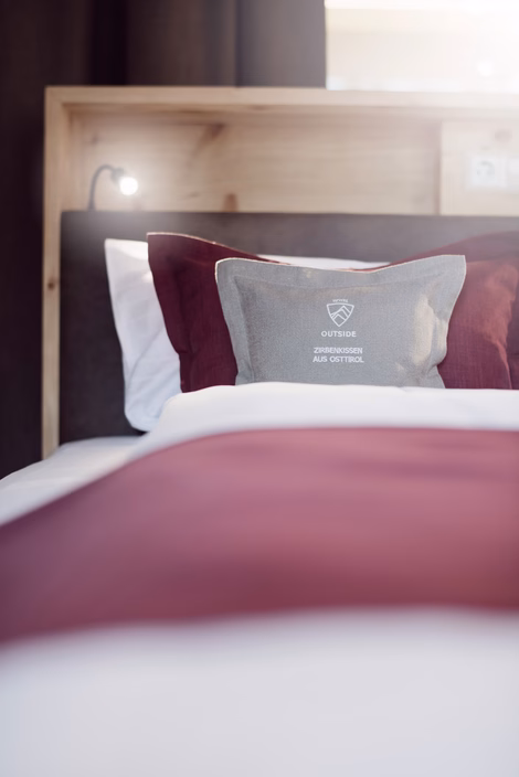 Bett im Hotelzimmer