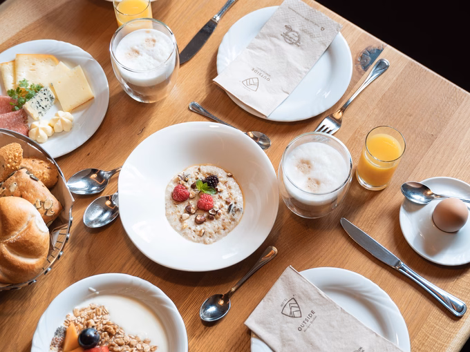 Brunch für zwei mit Latte Macchiato