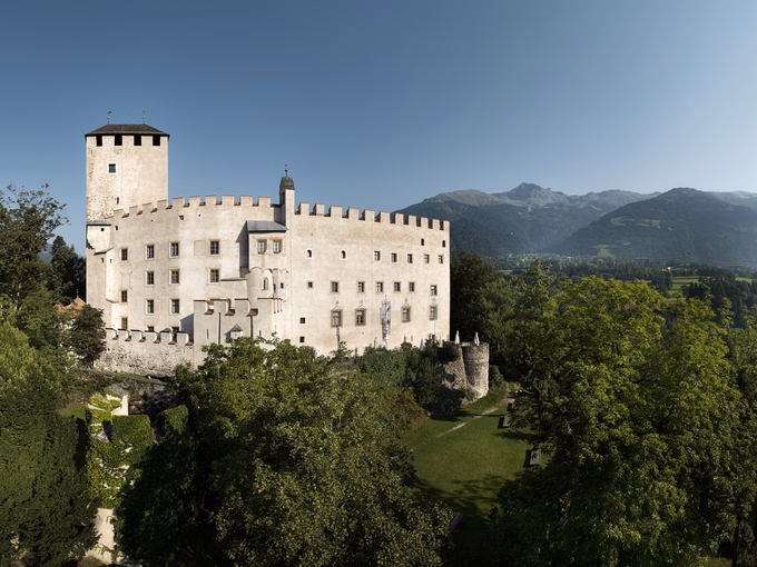 Blick auf Schloss Bruck